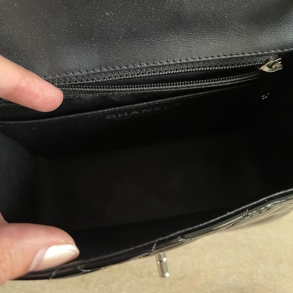 ❌SOLD❌EUC Chanel Classic Flap Mini Square Patent Black Silver HW Crossbody - Picture 13 of 16